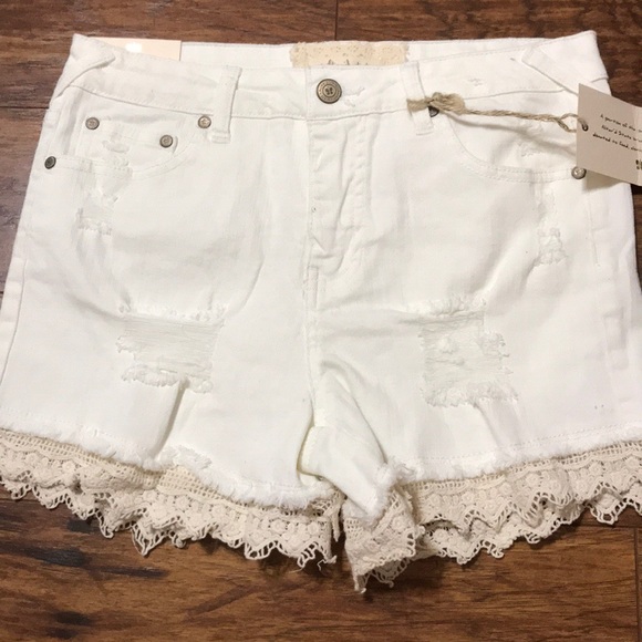 Altar’d State Jean Shorts (3) - Picture 6 of 6